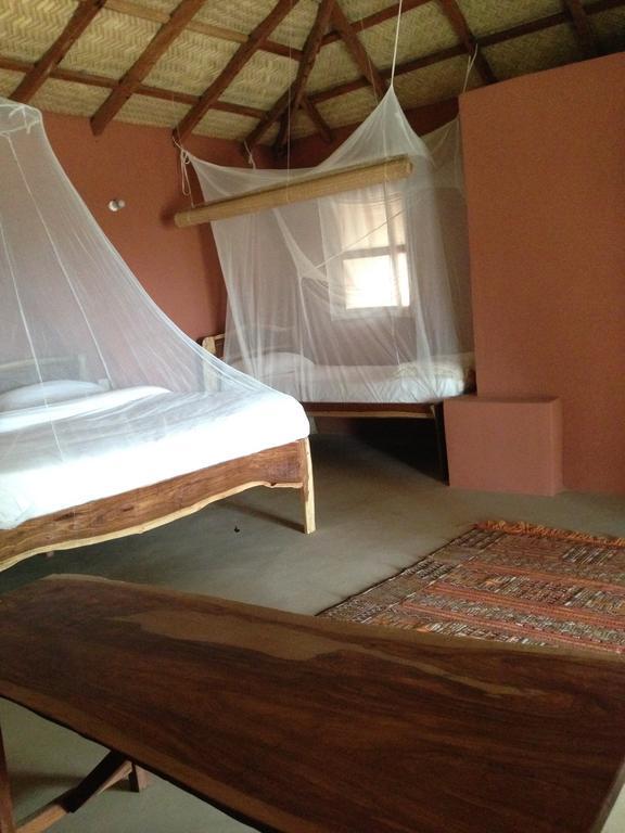 Nemasu Eco-Lodge Gunjur Chambre photo